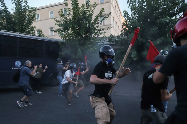 Διώξεις του εισαγγελέα στους 9 συλληφθέντες για τα χθεσινά επεισόδια