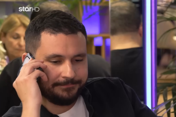 «First Dates»: Όταν η μαμά του Μάριου διέκοψε το ραντεβού του (Βίντεο)