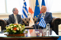 Συνάντηση Δένδια με τον Κύπριο ομόλογό του