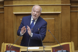 Ο υπουργός Δικαιοσύνης συνεχίζει να προκαλεί