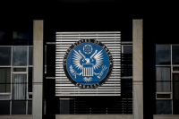 Politico: Ο πόλεμος μπορεί να διαρκέσει μέχρι τον Σεπτέμβριο, ενισχύσεις ζητάει η Centcom - Γιατί οι ΗΠΑ στέλνουν προσωπικό στην Αθήνα