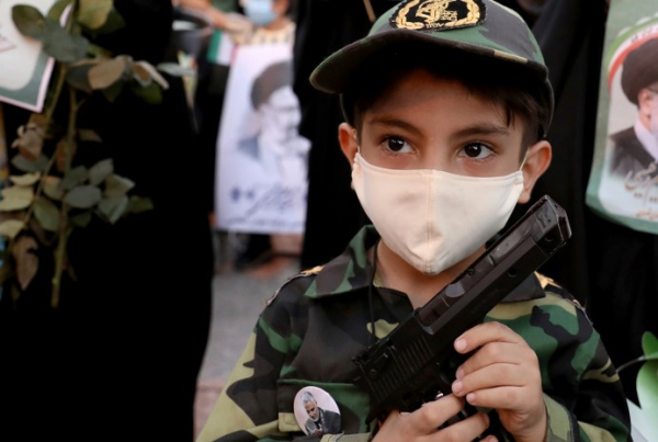 BBC: Το Ιράν χρησιμοποιεί παιδιά σε ρόλους ασφαλείας στον πόλεμο - Μαρτυρίες