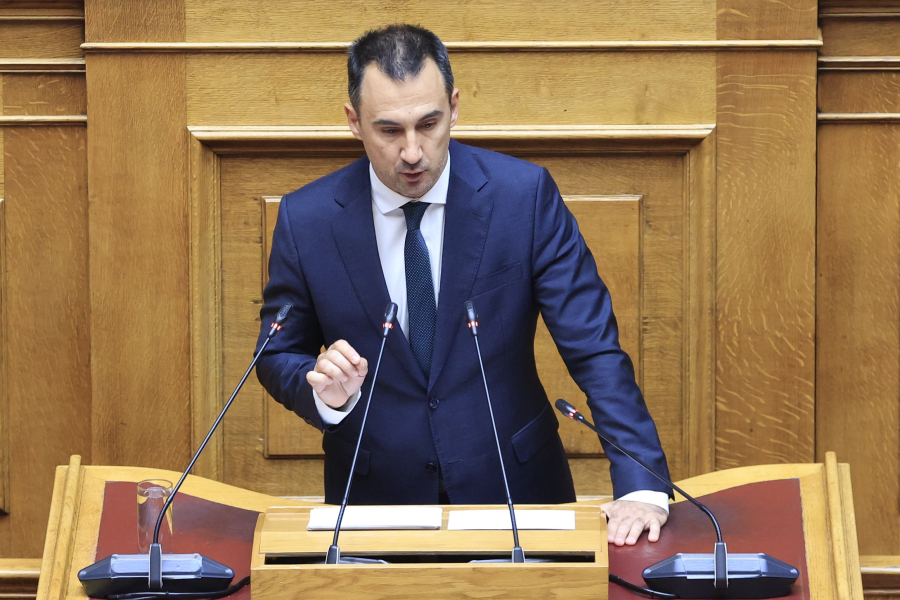 Χαρίτσης: Το μόνο που κάνει αυτό το νομοσχέδιο είναι να «βγάζει την υποχρέωση»