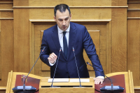 Χαρίτσης: Το μόνο που κάνει αυτό το νομοσχέδιο είναι να «βγάζει την υποχρέωση»