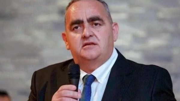 Φρέντι Μπελέρης: «Ήταν μαριονέτα ο δήμαρχος Χειμάρρας»