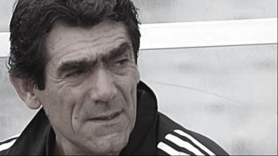 Ο Βασίλης Χατζηπαναγής αποχαιρετά τον Νίκο Σαργκάνη