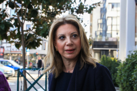 Καρυστιανού κατά Μαρινάκη για προκλητική φιέστα με τα fake news