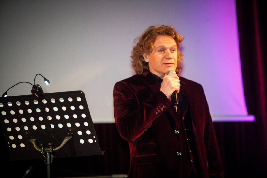 Ψαλμωδίες «25 χιλιάδων ευρώ» από τον Πέτρο Γαϊτάνο ενέκρινε η Περιφέρεια Αττικής