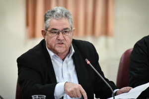 Κουτσούμπας: «Βαθιά νυχτωμένη η κυβέρνηση αν νομίζει ότι θα περάσει το νέο πειθαρχικό στο δημόσιο χωρίς αντιδράσεις»