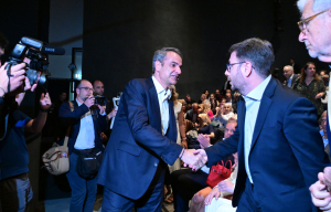 Άνοιγμα Μητσοτάκη σε Ανδρουλάκη