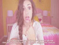 Αυτή η πιτσιρίκα 18 ετών βγάζει μισό εκατομμύριο το χρόνο απλά ψωνίζοντας...