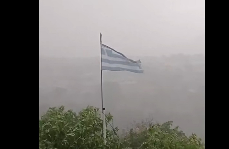 Από τον καύσωνα, στη βροχή και το χαλάζι