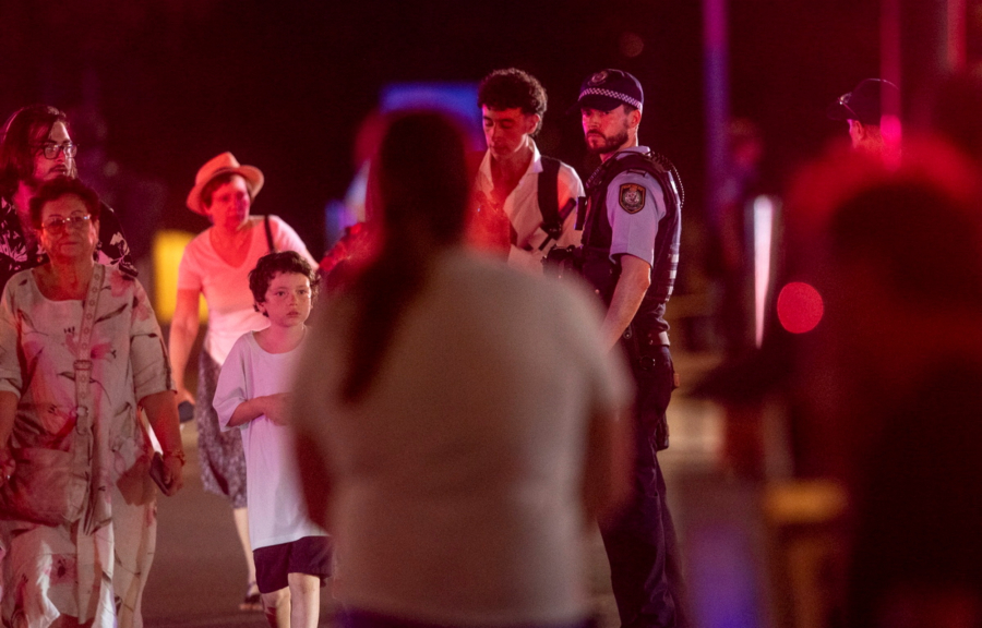 Τρομοκρατική επίθεση στο Σίδνεϊ: Συναγερμός και ενισχυμένα μέτρα ασφαλείας σε μεγάλες πόλεις για το Χάνουκα