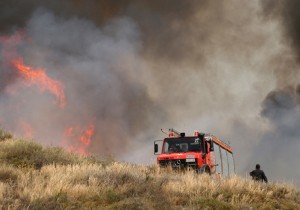 Σε εξέλιξη τρεις πυρκαγιές στη βόρεια Ηλεία
