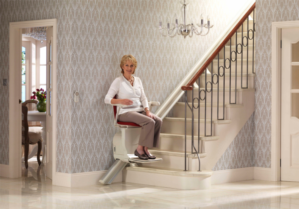 Αν χρειάζεστε βοήθεια για να ανεβείτε τις σκάλες, τότε το αναβατόριο σκάλας της Draculis, είναι η λύση!