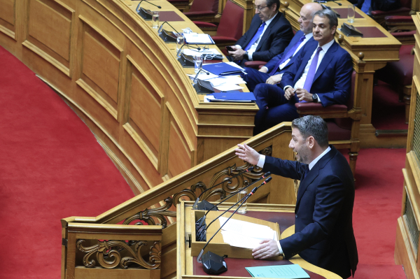 Βουλή: Ο Μητσοτάκης απαντά στον Ανδρουλάκη για την ακρίβεια (LIVE)