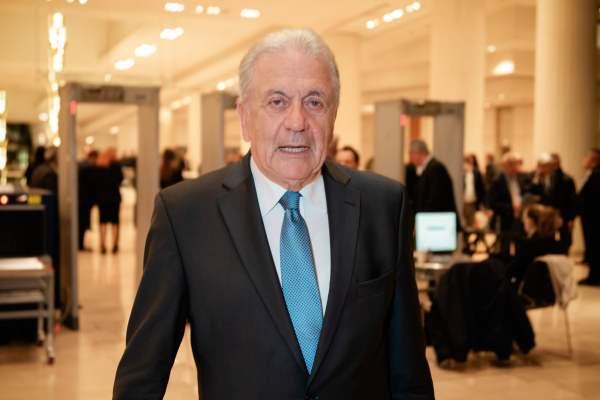 Αβραμόπουλος: Κάνω έκκληση στην κυβέρνηση να δώσει ένα ουσιαστικό τέλος στην αντιπαράθεση με τους αγρότες