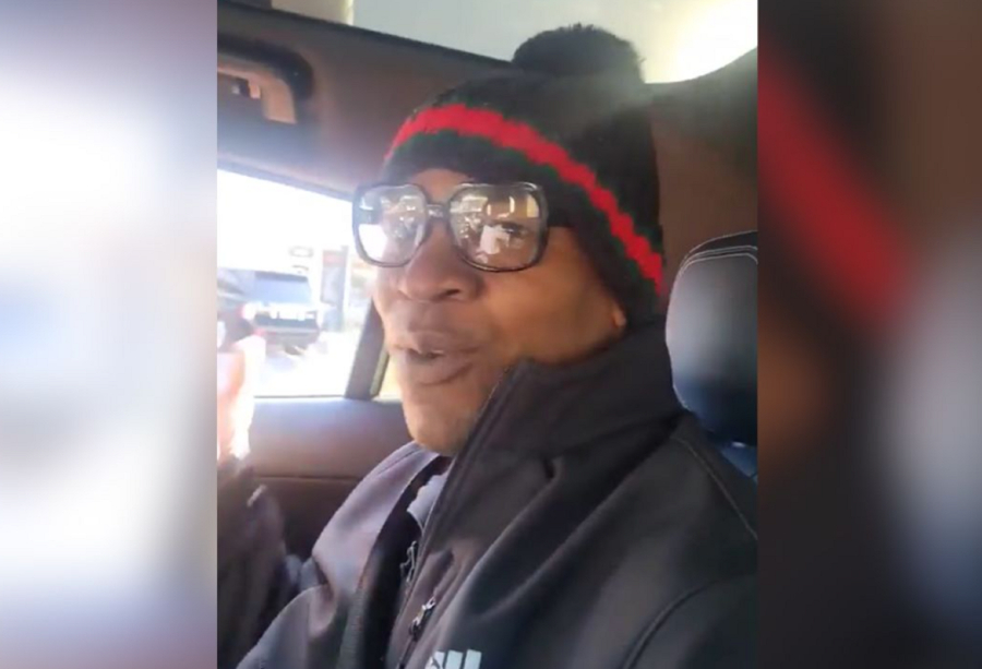 Παγιδεύτηκε σε αυτόνομο όχημα, έκανε κύκλους μέσα σε πάρκινγκ (Βίντεο)