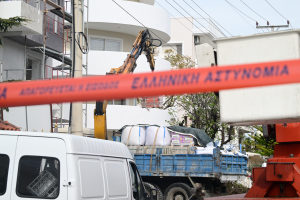 Βούλα: Εργατικό ατύχημα, ένα άτομο χωρίς τις αισθήσεις του