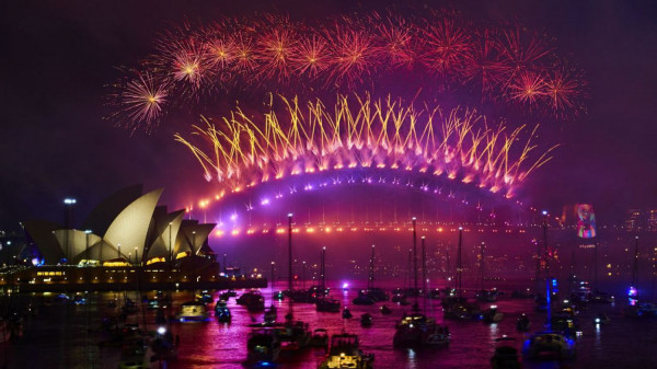 Πρωτοχρονιά: Ο κόσμος υποδέχτηκε το 2019 - Ρεκόρ πυροτεχνημάτων στο Σύδνεϋ