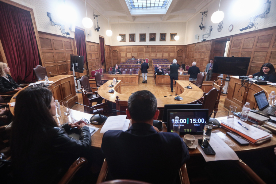 Εκτός ελέγχου ο Μακάριος Λαζαρίδης στην Εξεταστική για τον ΟΠΕΚΕΠΕ: Κάνει μήνυση στη Μουρελάτου