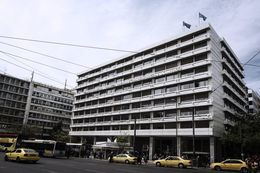 Μεσοπρόθεσμο: Ανάπτυξη 2,3% και πρωτογενές πλεόνασμα 3,2% το 2025