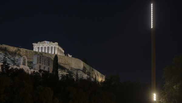 Ίδρυμα Ωνάση: Ο ιστορικός περίπατος της Αθήνας απέκτησε νέο φωτισμό - Δείτε φωτογραφίες