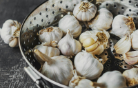 Σκορδαλιά: Πώς θα φύγει η μυρωδιά του σκόρδου - Τα μυστικά «κόλπα»