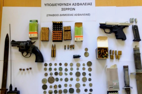 Σέρρες: Σύλληψη δύο αδελφών, κατείχαν 91 αρχαία νομίσματα