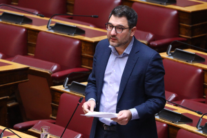 Νάσος Ηλιόπουλος: Το πλέξιμο δεν θα καλύψει τα κενά στα σχολεία
