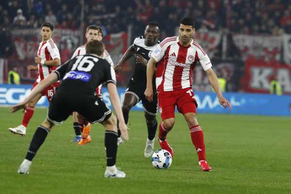 Ολυμπιακός - ΠΑΟΚ 0 - 0: Χωρίς γκολ το ντέρμπι στο «Καραϊσκάκης» - Στην πρώτη θέση της Super League η ΑΕΚ