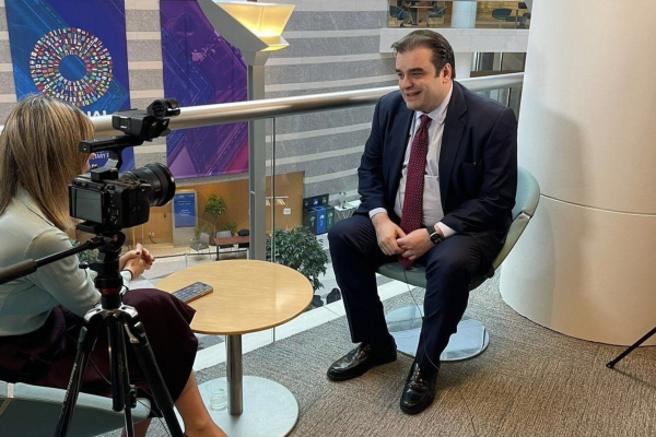 Κυριάκος Πιερρακάκης από το ΔΝΤ: «Η Ελλάδα είναι μια ιστορία επιτυχίας που χτίστηκε πάνω στις αντοχές του λαού της»