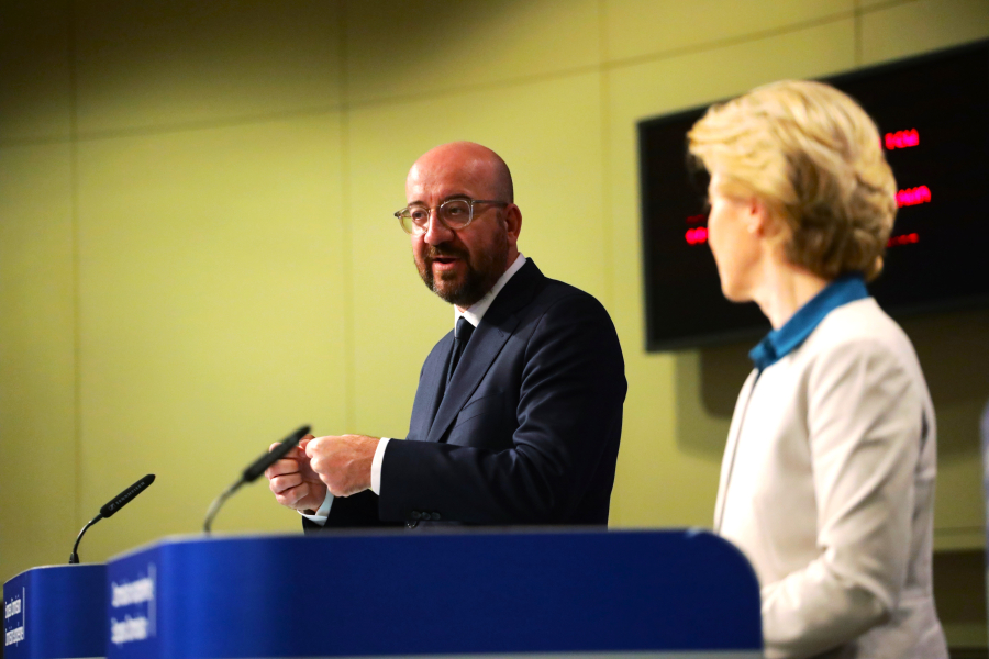 Σε στενό «μαρκάρισμα» διάσημοι πορνογραφικοί ιστότοποι από Κομισιόν