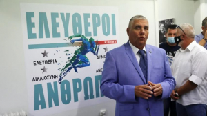 «Σφάζονται» στο κόμμα του Τράγκα λίγες μέρες μετά το θάνατο του από κορονοϊό