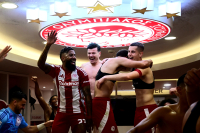 Πανηγυρίζει ο Ολυμπιακός... με Ντόρτμουντ και Άστον Βίλα