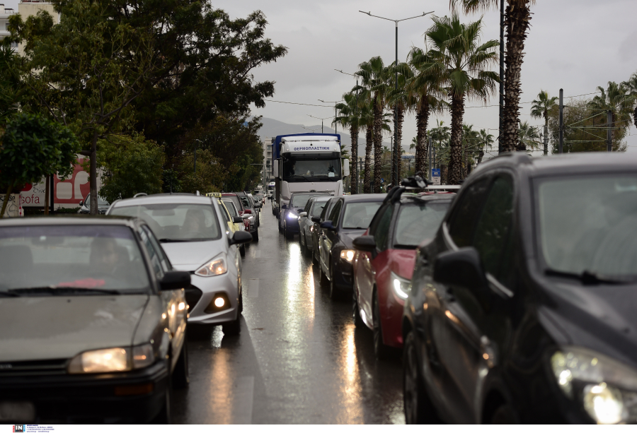 Κίνηση τώρα: Κυκλοφοριακό «χάος» έφερε η απεργία, πού υπάρχουν προβλήματα
