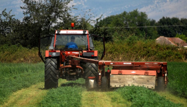 Δάνεια για αγρότες με άτοκο το 50% και σκέψεις για παράταση του χρόνου αποπληρωμής