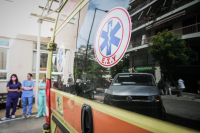Νέα Σμύρνη: Μαχαίρωσαν 13χρονο έξω από το 3ο Δημοτικό, λέει ο Γιαννάκος - Τραυματίστηκε από πτώση, λέει η ΕΛΑΣ