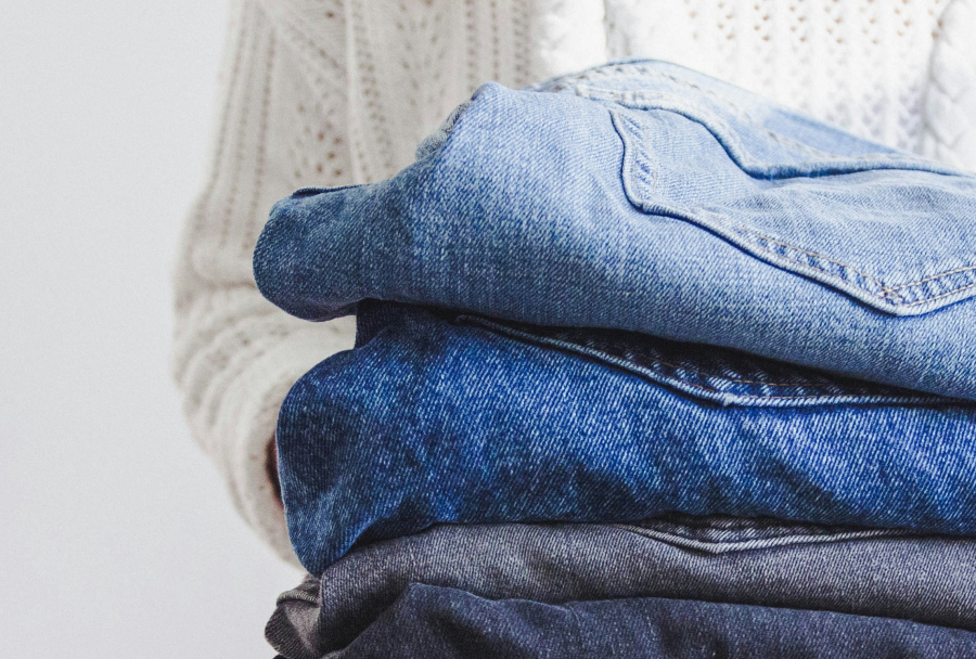 Πώς θα εξαφανίσετε τους λεκέδες από λάδι στα ρούχα