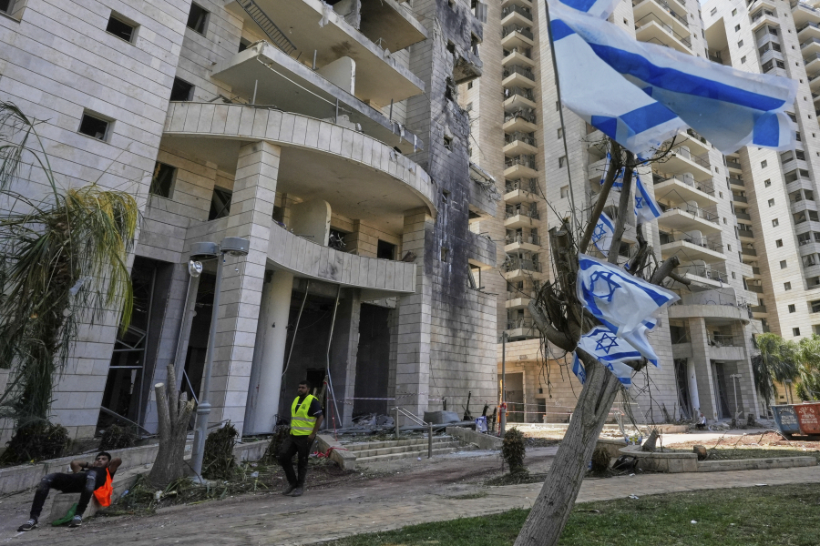 Πόλεμος Ισραήλ - Ιράν: Η εμπλοκή των ΗΠΑ και άλλα δύο ερωτήματα