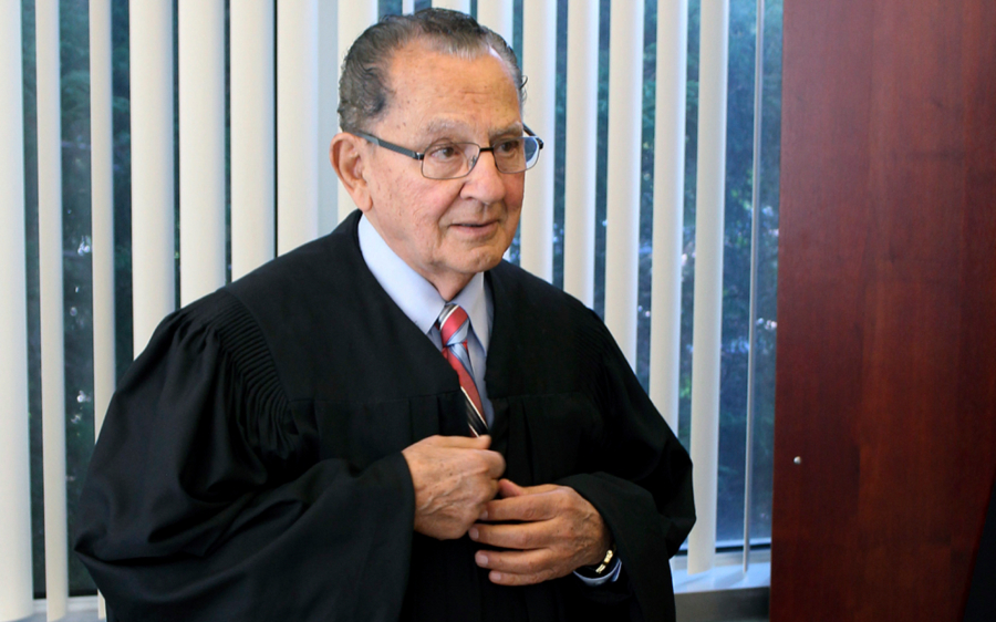 Φρανκ Κάπριο: Ο διάλογός του με βετεράνο που δείχνει γιατί τον έλεγαν «πιο καλό δικαστή» στον κόσμο