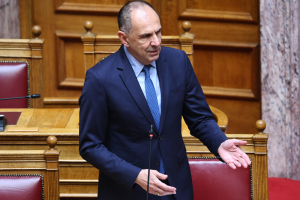 Γεραπετρίτης: «Η Ελλάδα δεν είναι θεατής - Ενισχύουμε τη θέση μας σε άμυνα και εξωτερική πολιτική»