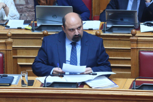 Αμηχανία στο ΠΑΣΟΚ για τον Τριαντόπουλο