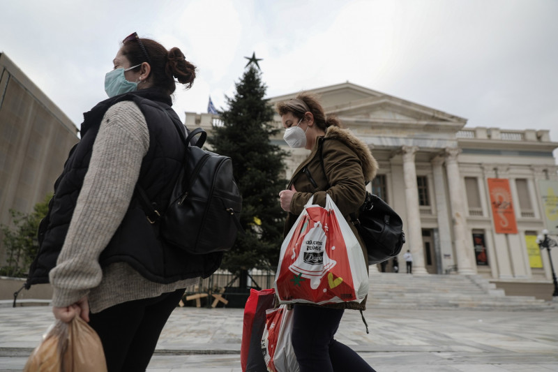 Αποκάλυψη: Σε τρεις δόσεις θα καταβληθεί το δώρο Χριστουγέννων για όσους μπήκαν σε αναστολή, ποιοι θα το πάρουν μετά τα Χριστούγεννα