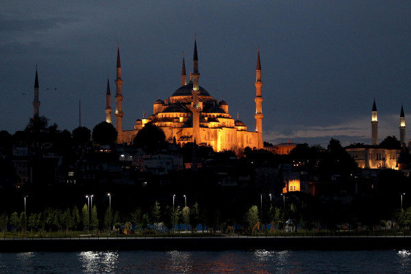 Άλωση Κωνσταντινούπολης: Live εικόνα από την προσευχή στην Αγία Σοφία