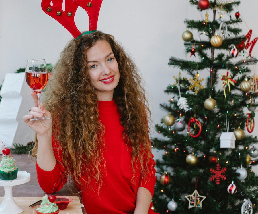 «Jingle Juice Holiday Punch»: Το χριστουγεννιάτικο cocktail με μόνο 3 υλικά
