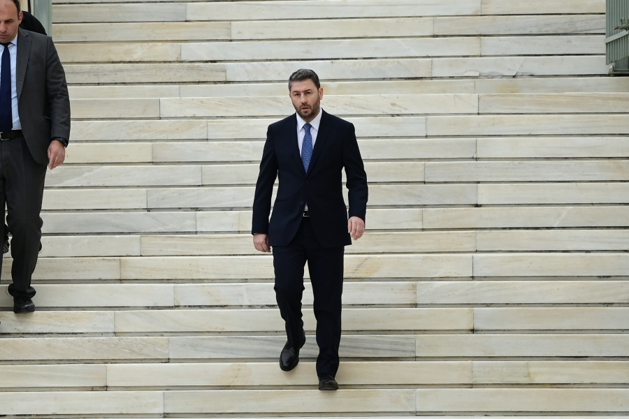 Τις επόμενες ώρες οι τελευταίες διαβουλεύσεις Ανδρουλάκη για την πρόταση μομφής