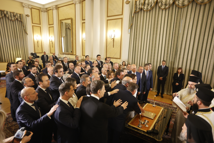 Ώρα ορκωμοσίας για τη νέα κυβέρνηση του Κυριάκου Μητσοτάκη, live εικόνα από το Προεδρικό