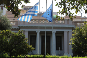 Δεκαήμερο απανωτών κρίσεων για το Μαξίμου