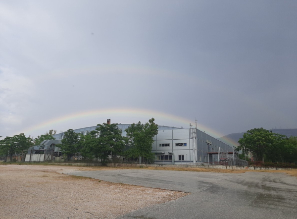 Σπάνιο τριπλό ουράνιο τόξο πάνω από το Γουδί